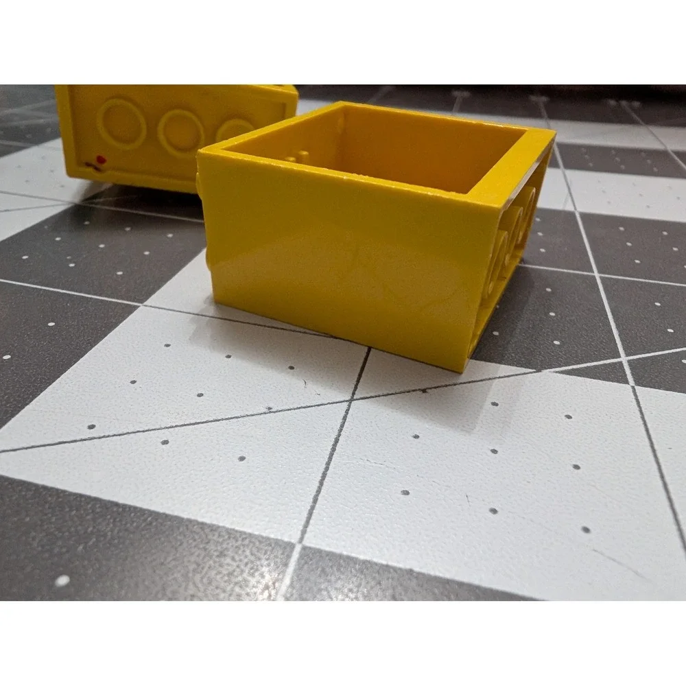 Lego‎ Branded Window & Door lot two yellow red replacement part
